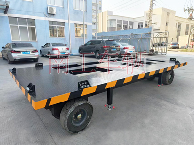 10吨预制方舱安博app(中国)官方网站 拖车底盘3I.jpg